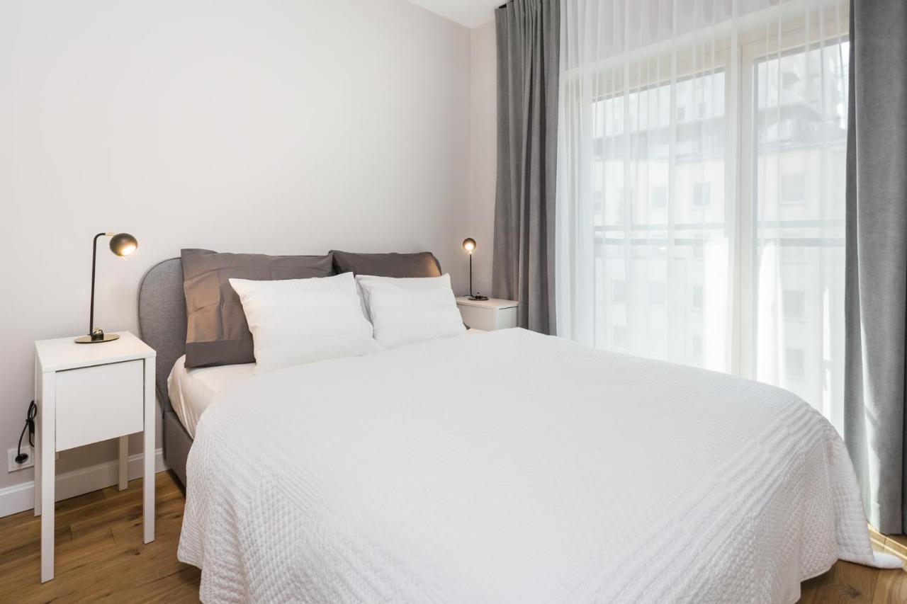 Luxury Apartments Mennica Residence - Golden Apartments - City Center Warschau Exterior foto